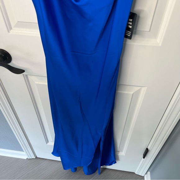 Express cowl neck blue maxi dress w/ slit and adjustable straps. SIZE small - Picture 8 of 9